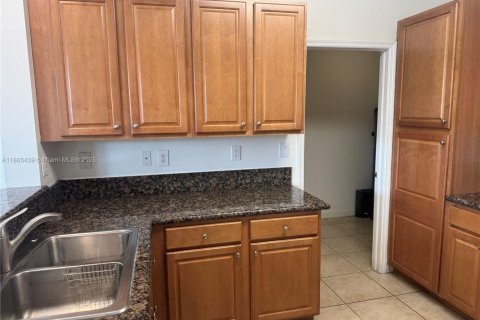 Villa ou maison à louer à Doral, Floride: 3 chambres, 195.47 m2 № 2013684 - photo 20