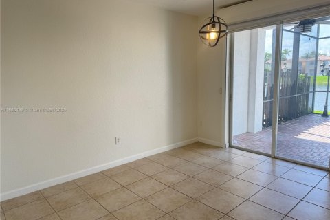 Villa ou maison à louer à Doral, Floride: 3 chambres, 195.47 m2 № 2013684 - photo 10