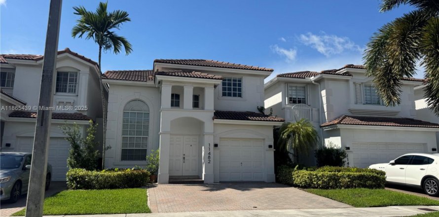 Villa ou maison à Doral, Floride 3 chambres, 195.47 m2 № 2013684