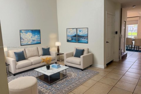 Villa ou maison à louer à Doral, Floride: 3 chambres, 195.47 m2 № 2013684 - photo 4