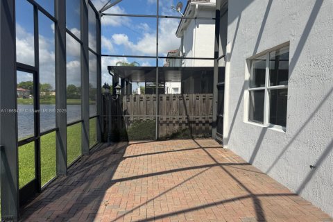 Villa ou maison à louer à Doral, Floride: 3 chambres, 195.47 m2 № 2013684 - photo 14