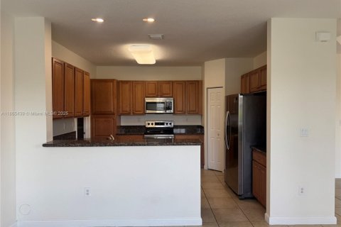 Villa ou maison à louer à Doral, Floride: 3 chambres, 195.47 m2 № 2013684 - photo 18