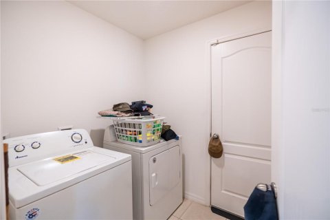 House in Poinciana, Florida 3 bedrooms, 135.92 sq.m. № 1883668 - photo 25