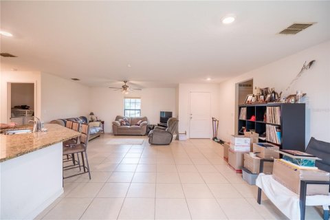 House in Poinciana, Florida 3 bedrooms, 135.92 sq.m. № 1883668 - photo 13
