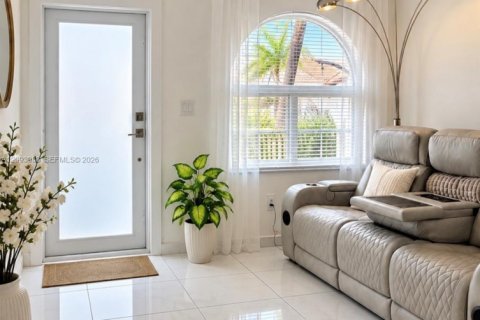 Villa ou maison à vendre à Hialeah, Floride: 3 chambres, 118.36 m2 № 2390130 - photo 5