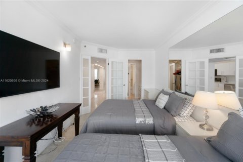 Condo in Miami Beach, Florida  № 2012604 - photo 6