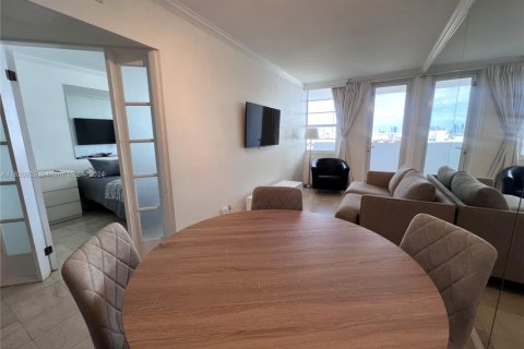 Condo in Miami Beach, Florida  № 2012604 - photo 2