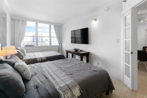 Condo in Miami Beach, Florida  № 2012604 - photo 7