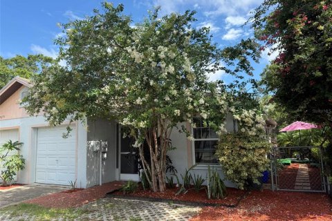 Casa en venta en Palm Harbor, Florida, 1 dormitorio, 94.39 m2 № 1878214 - foto 1