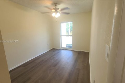 Купить таунхаус в Холливуд, Флорида 3 спальни, 157.93м2, № 1988202 - фото 10