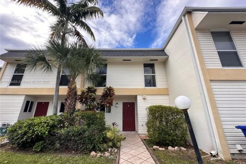 Купить таунхаус в Холливуд, Флорида 3 спальни, 157.93м2, № 1988202 - фото 1