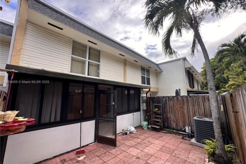 Купить таунхаус в Холливуд, Флорида 3 спальни, 157.93м2, № 1988202 - фото 15