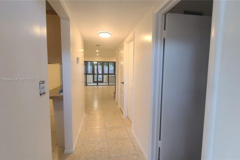 Купить таунхаус в Холливуд, Флорида 3 спальни, 157.93м2, № 1988202 - фото 2