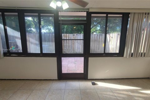 Купить таунхаус в Холливуд, Флорида 3 спальни, 157.93м2, № 1988202 - фото 13