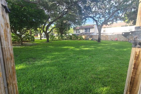 Купить таунхаус в Холливуд, Флорида 3 спальни, 157.93м2, № 1988202 - фото 16