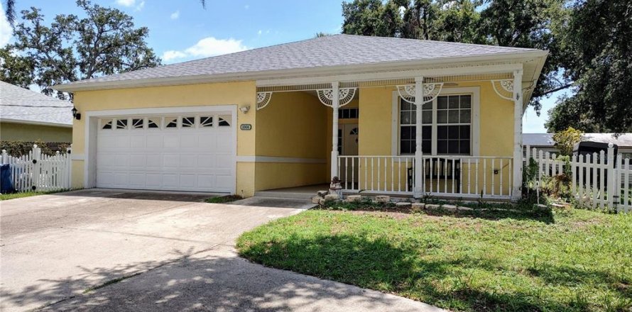 House in Bradenton, Florida 3 bedrooms, 148.55 sq.m. № 1792050