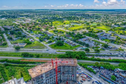 Commercial property in Miami, Florida № 2030274 - photo 20