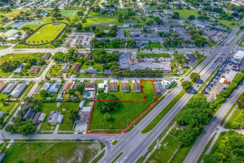 Commercial property in Miami, Florida № 2030274 - photo 3