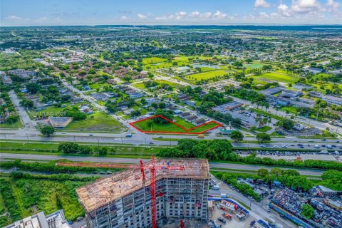 Commercial property in Miami, Florida № 2030274 - photo 19