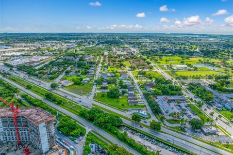 Commercial property in Miami, Florida № 2030274 - photo 16