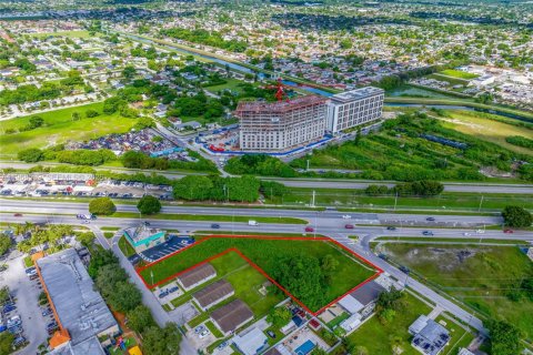 Commercial property in Miami, Florida № 2030274 - photo 9