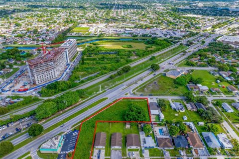 Commercial property in Miami, Florida № 2030274 - photo 11