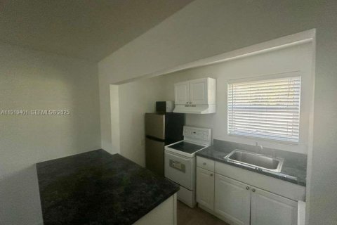 Appartement à louer à Miami, Floride: 1 chambre, 491.45 m2 № 1976866 - photo 5