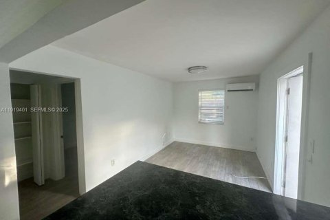 Appartement à louer à Miami, Floride: 1 chambre, 491.45 m2 № 1976866 - photo 6