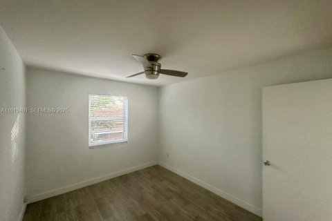 Appartement à louer à Miami, Floride: 1 chambre, 491.45 m2 № 1976866 - photo 10