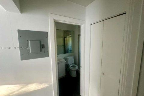 Appartement à louer à Miami, Floride: 1 chambre, 491.45 m2 № 1976866 - photo 13