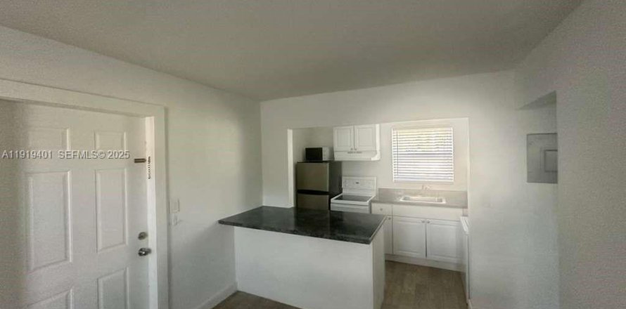 Appartement à Miami, Floride 1 chambre, 491.45 m2 № 1976866