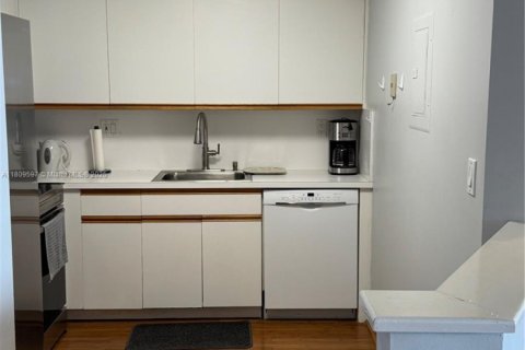 Снять в аренду кондоминиум в Авентура, Флорида 2 спальни, 109.72м2, № 1953965 - фото 1