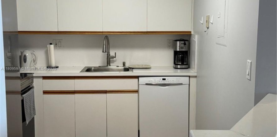 Кондоминиум с 2 спальнями в Авентура, Флорида № 1953965