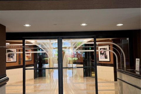 Снять в аренду кондоминиум в Авентура, Флорида 2 спальни, 109.72м2, № 1953965 - фото 24