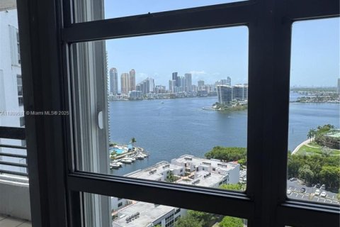 Снять в аренду кондоминиум в Авентура, Флорида 2 спальни, 109.72м2, № 1953965 - фото 6