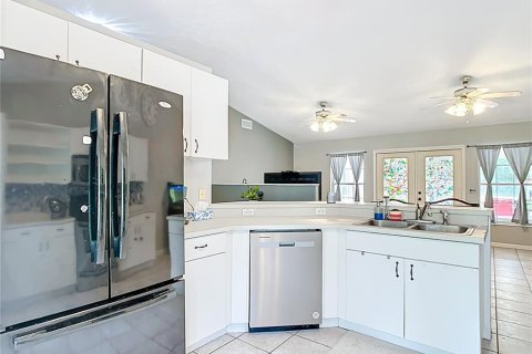 House in Ocklawaha, Florida 3 bedrooms, 143.26 sq.m. № 1687479 - photo 17