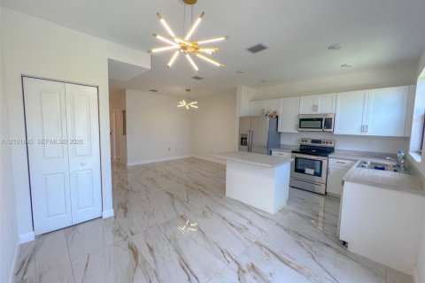 Adosado en venta en Homestead, Florida, 3 dormitorios, 123.37 m2 № 2405980 - foto 4