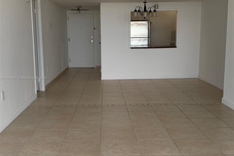 Купить кондоминиум в Авентура, Флорида 2 спальни, 100.24м2, № 1688977 - фото 10