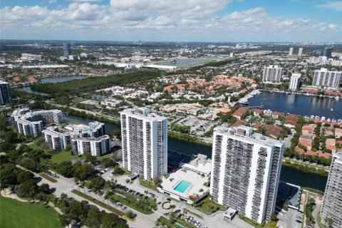 Купить кондоминиум в Авентура, Флорида 2 спальни, 100.24м2, № 1688977 - фото 1
