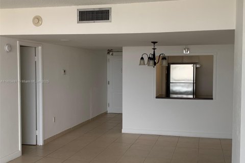 Купить кондоминиум в Авентура, Флорида 2 спальни, 100.24м2, № 1688977 - фото 11
