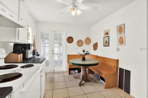 House in Tampa, Florida 3 bedrooms, 75.81 sq.m. № 2105245 - photo 7