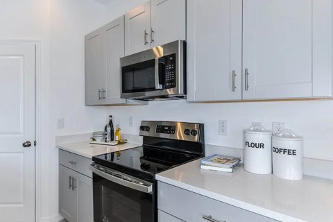 Townhouse in THE TOWNHOMES AT RIVER LANDING in Wesley Chapel, Florida 3 bedrooms, 128 sq.m. № 266507 - photo 1