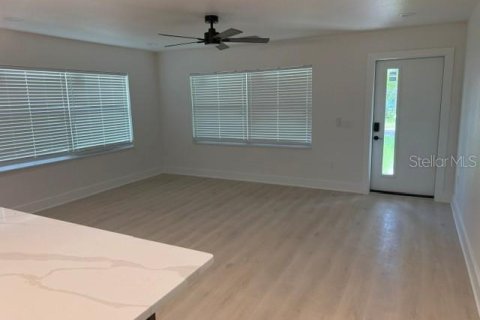 Casa en venta en Saint Petersburg, Florida, 3 dormitorios, 124.3 m2 № 2094640 - foto 3