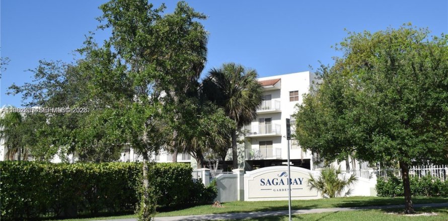 Кондоминиум с 1 спальней в Катлер-Бей, Флорида № 2050118