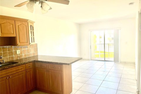 Снять в аренду кондоминиум в Катлер-Бей, Флорида 1 спальня, 55.74м2, № 2050118 - фото 3