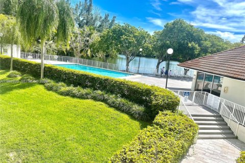 Снять в аренду кондоминиум в Катлер-Бей, Флорида 1 спальня, 55.74м2, № 2050118 - фото 12