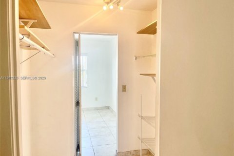 Снять в аренду кондоминиум в Катлер-Бей, Флорида 1 спальня, 55.74м2, № 2050118 - фото 6