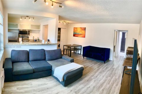 Condominio en venta en Miami Beach, Florida, 1 dormitorio, 54.44 m2 № 1941395 - foto 1