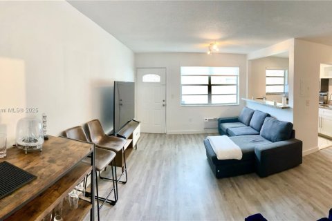 Condominio en venta en Miami Beach, Florida, 1 dormitorio, 54.44 m2 № 1941395 - foto 2