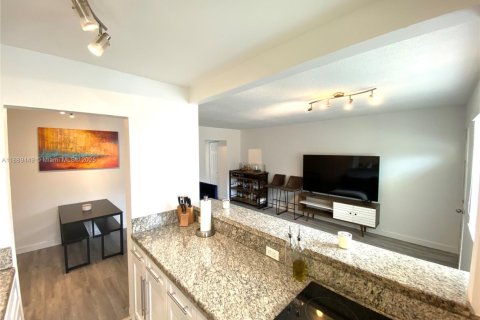 Condominio en venta en Miami Beach, Florida, 1 dormitorio, 54.44 m2 № 1941395 - foto 5